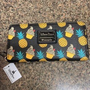 loungefly pineapple wallet